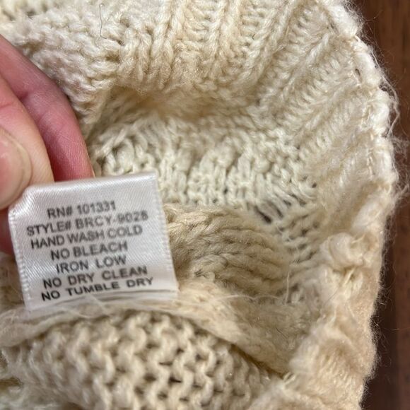 Charlotte Russe Cream Cable Knit Fisherman Y2K Sweater V-Neck Cozy Women’s M - Picture 7 of 7